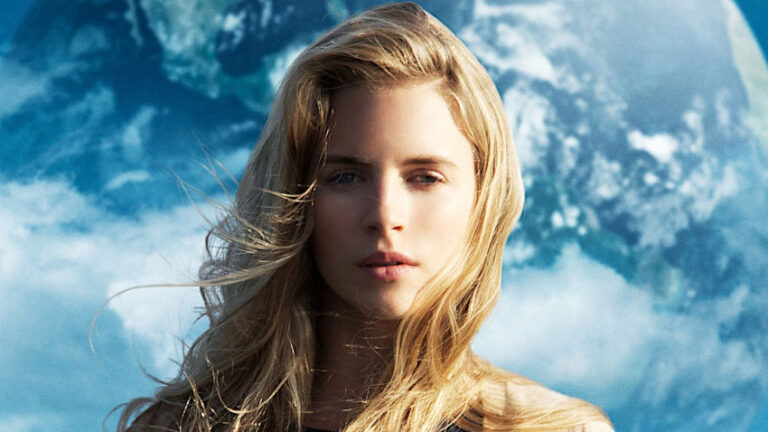 Another Earth recensione del film diretto da Mike Cahill.